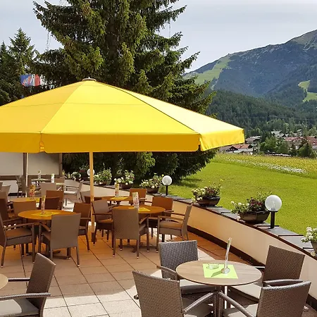 מלון Residenz Hochland 4*